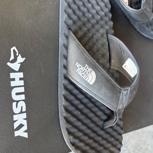 North Face Flip Flops - Picture 2 of 3